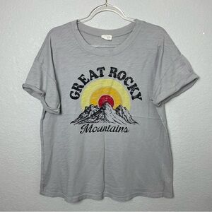 Emory Park Rocky Mountains Graphic Tee in Light Gray w/Yellow & Red Sun Size L